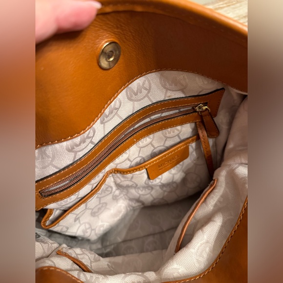 Michael Kors Hamilton Red Striped Purse - Picture 7 of 9